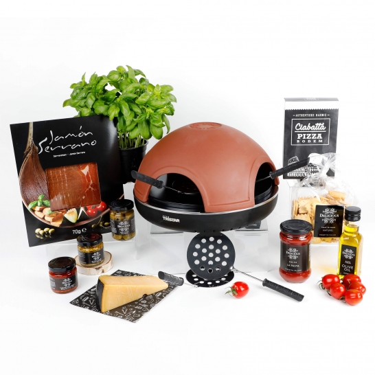 Italiaans kerstpakket met een pizzapan en een aantal food artikelen