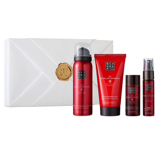 TheRitualofAyurvedaSmallGiftSet2022 1114191