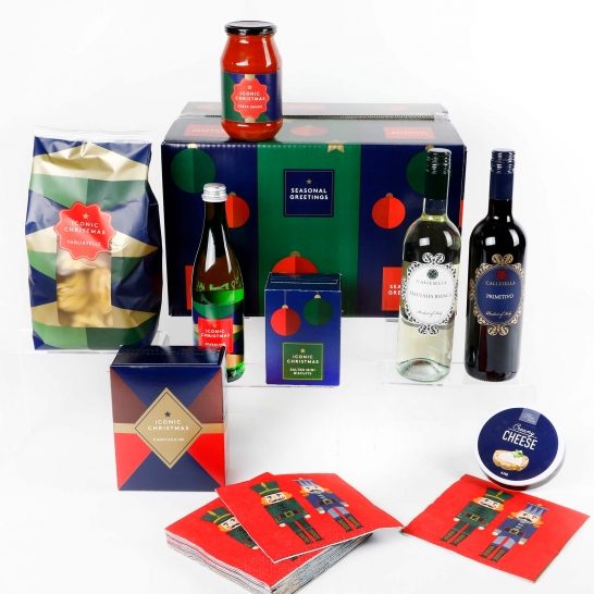 Italiaans kerstpakket met een rode en witte wijn en verschillende foodproducten van de Iconic Christmas lijn